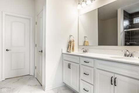 5378 Rose Drive Zionsville IN 46077