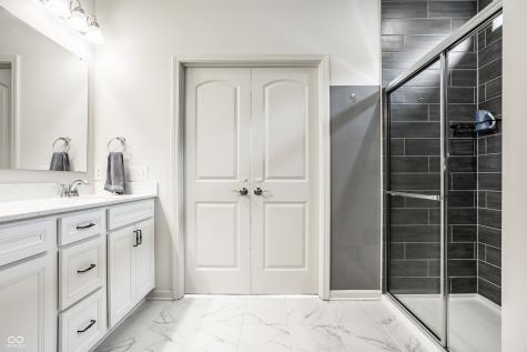 5378 Rose Drive Zionsville IN 46077