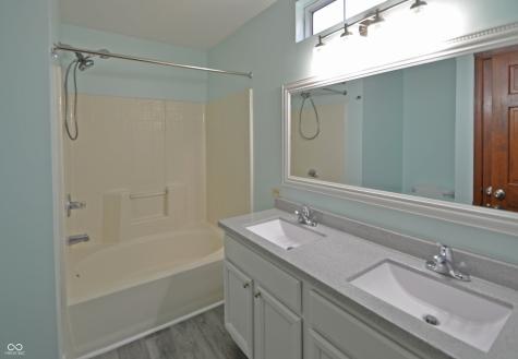 6389 Hillview Circle Fishers IN 46038