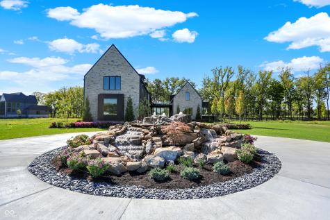 9475 Windy Hills Drive Zionsville IN 46077