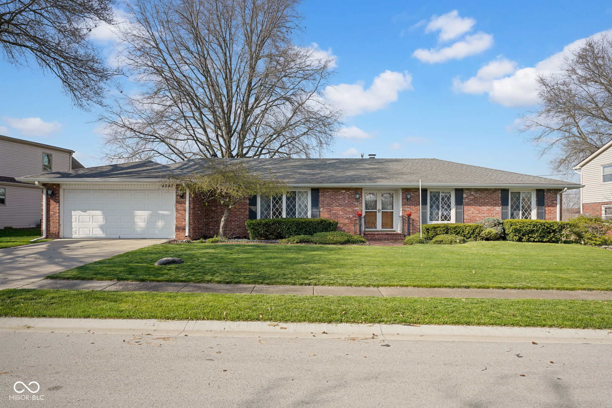 4540 Woodcrest Drive Columbus IN 47203