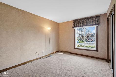 4540 Woodcrest Drive Columbus IN 47203