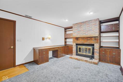 4540 Woodcrest Drive Columbus IN 47203