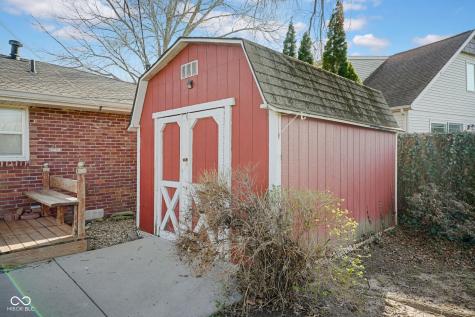 4540 Woodcrest Drive Columbus IN 47203