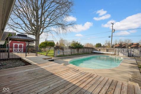 4540 Woodcrest Drive Columbus IN 47203