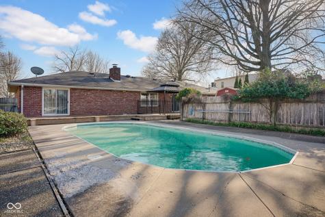 4540 Woodcrest Drive Columbus IN 47203