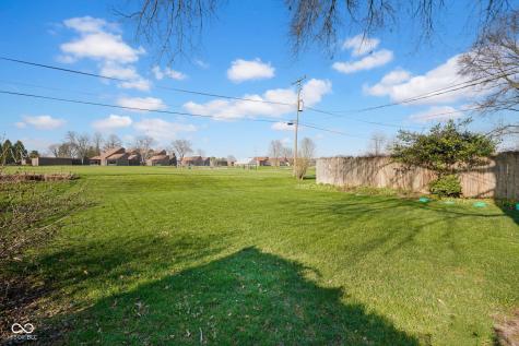4540 Woodcrest Drive Columbus IN 47203