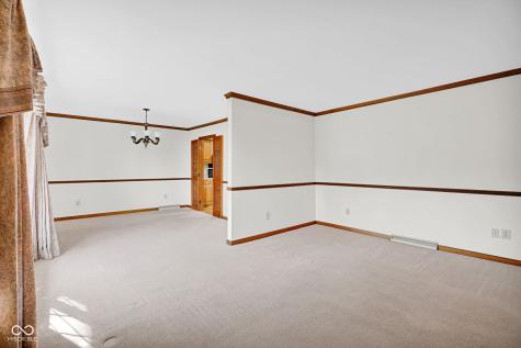4540 Woodcrest Drive Columbus IN 47203
