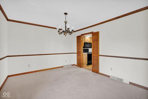 4540 Woodcrest Drive Columbus IN 47203