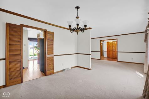 4540 Woodcrest Drive Columbus IN 47203