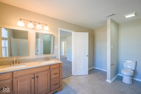 12548 Courage Crossing Fishers IN 46037