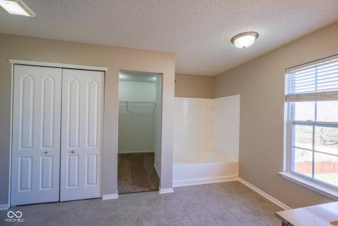 12548 Courage Crossing Fishers IN 46037