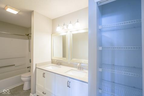 12548 Courage Crossing Fishers IN 46037