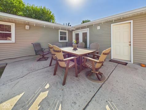 407 S Walnut Street New Castle IN 47362