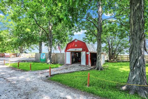 10910 W Us Highway 40 Charlottesville IN 46117