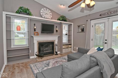 5816 Spring Oaks Way Indianapolis IN 46237