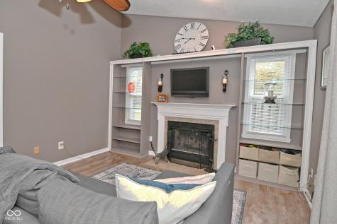 5816 Spring Oaks Way Indianapolis IN 46237