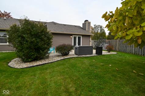 5816 Spring Oaks Way Indianapolis IN 46237