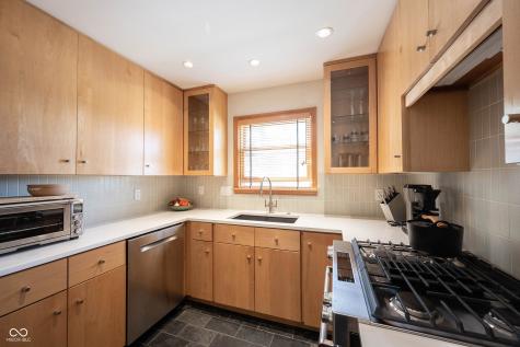 5402 Rosslyn Avenue Indianapolis IN 46220