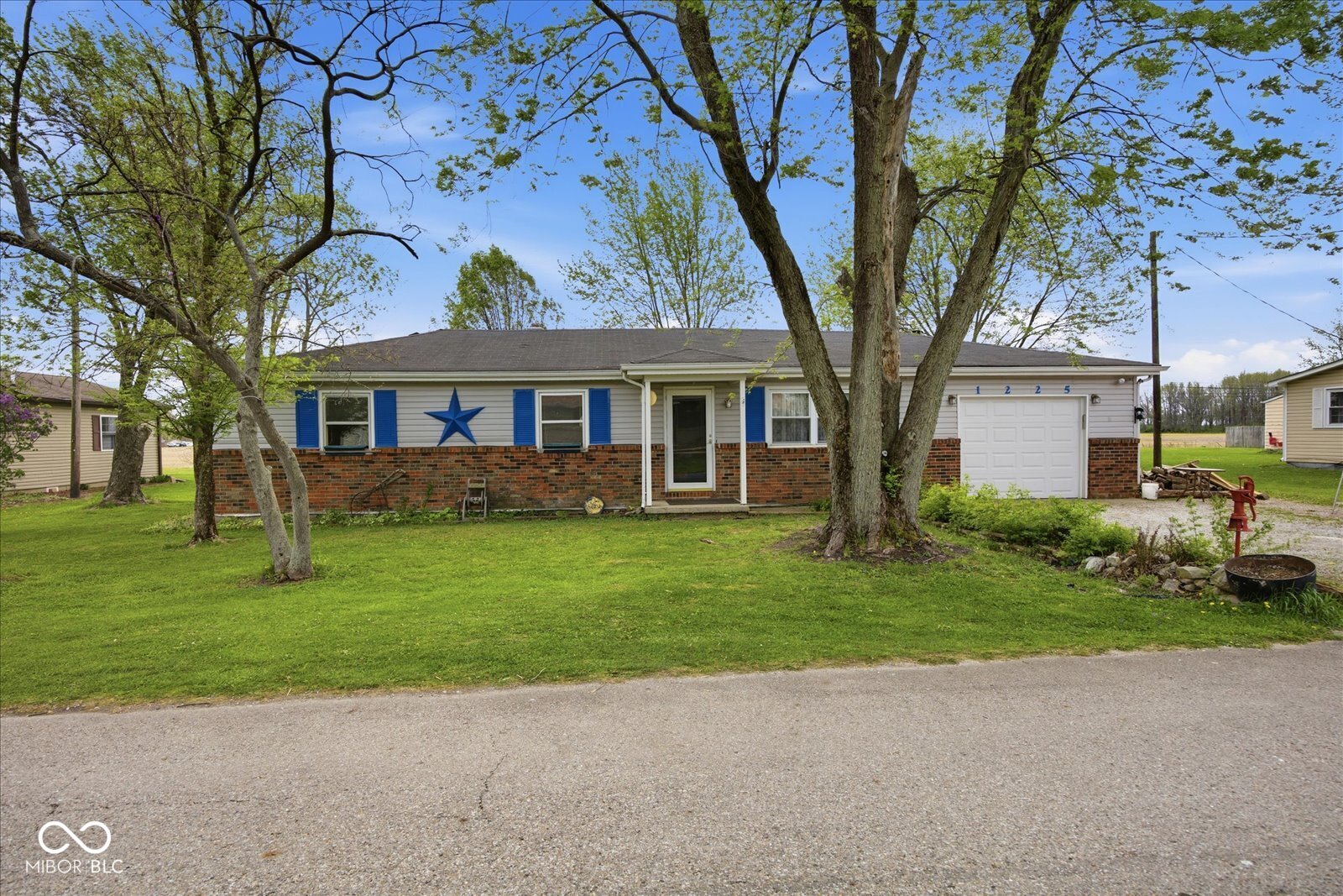 1225 E Hazelwood Street S Shelbyville IN 46176