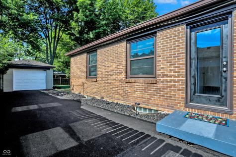 2249 Kessler Boulevard E Drive Indianapolis IN 46220