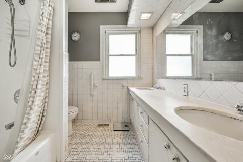 6207 E 14th Street Indianapolis IN 46219