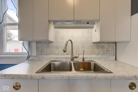 211 S Independence Street Windfall IN 46076