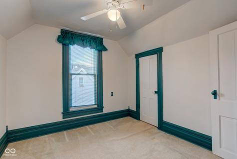 211 S Independence Street Windfall IN 46076