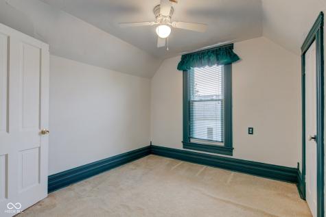 211 S Independence Street Windfall IN 46076