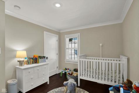 285 N Main Street Zionsville IN 46077