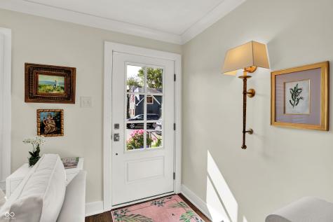285 N Main Street Zionsville IN 46077