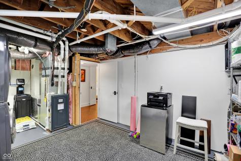 285 N Main Street Zionsville IN 46077