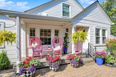 285 N Main Street Zionsville IN 46077