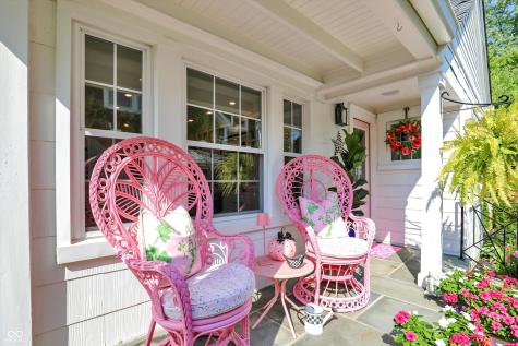 285 N Main Street Zionsville IN 46077