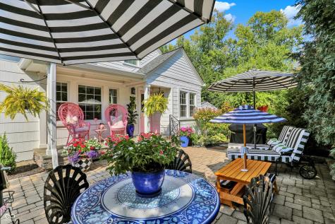 285 N Main Street Zionsville IN 46077
