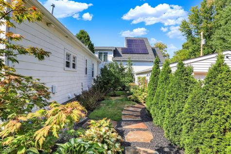 285 N Main Street Zionsville IN 46077