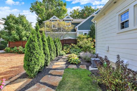 285 N Main Street Zionsville IN 46077
