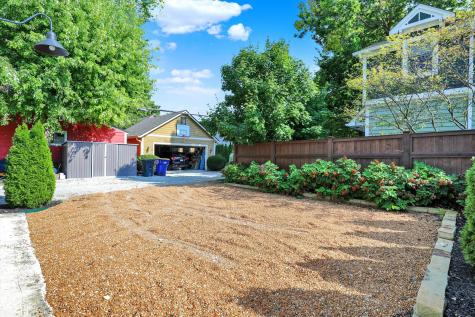 285 N Main Street Zionsville IN 46077