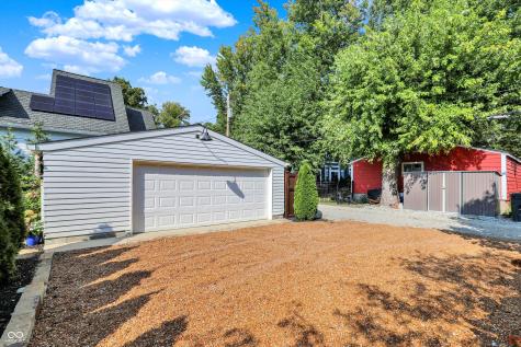 285 N Main Street Zionsville IN 46077