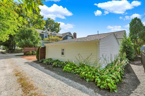 285 N Main Street Zionsville IN 46077