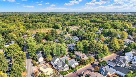 285 N Main Street Zionsville IN 46077