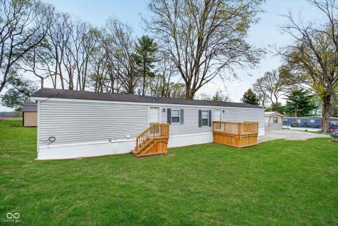 48 Echo Lake W Drive Mooresville IN 46158