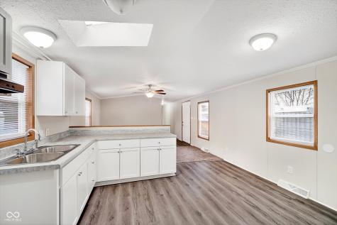 48 Echo Lake W Drive Mooresville IN 46158