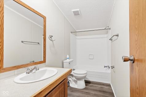 48 Echo Lake W Drive Mooresville IN 46158