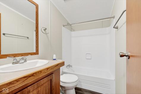 48 Echo Lake W Drive Mooresville IN 46158