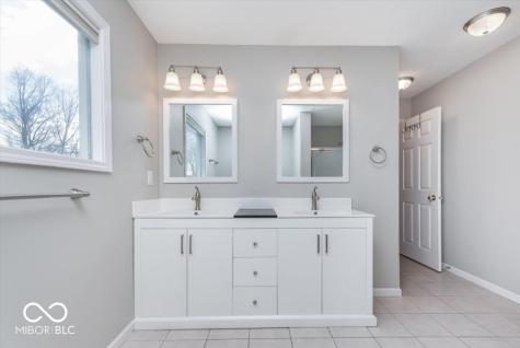 1135 Clairborne Court Carmel IN 46280