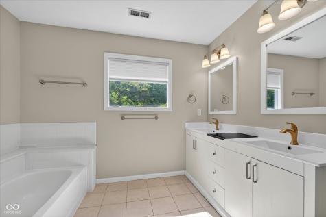 1135 Clairborne Court Carmel IN 46280
