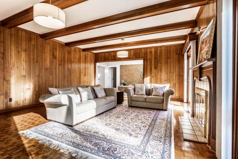 945 Round Table Court Indianapolis IN 46260