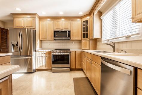 945 Round Table Court Indianapolis IN 46260