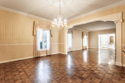 945 Round Table Court Indianapolis IN 46260